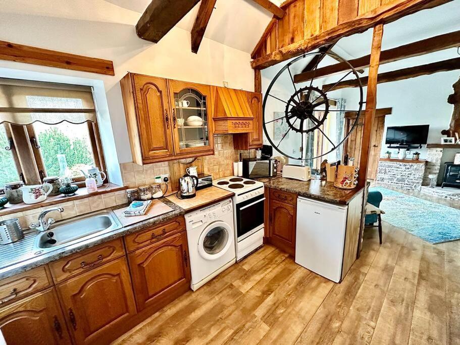Detached One Level Stone Barn Villa Llangwm-Isaf Bagian luar foto