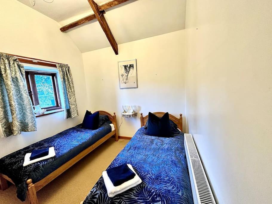Detached One Level Stone Barn Villa Llangwm-Isaf Bagian luar foto