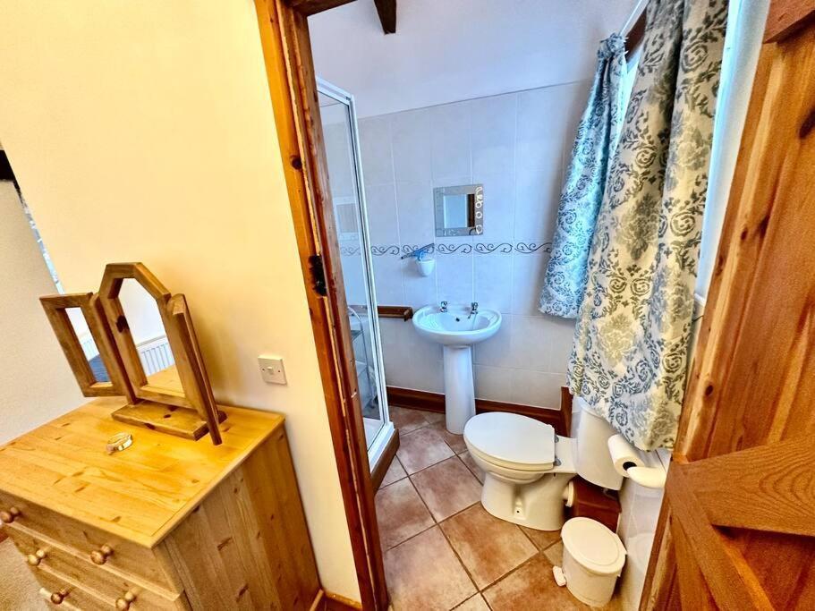 Detached One Level Stone Barn Villa Llangwm-Isaf Bagian luar foto